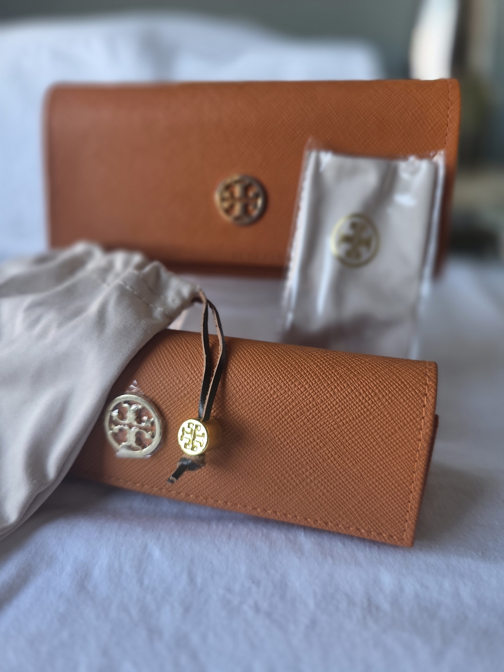 Tory Burch - Sunglass Case, Rx Case, Soft Pouch, and Cleaning cloth TB Logo